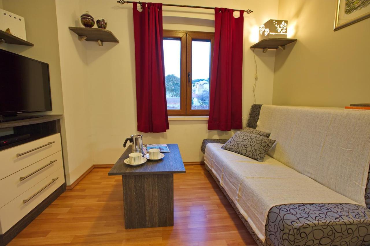 Apartments With A Parking Space Jelsa, Hvar - 8713 Jelsa  Luaran gambar