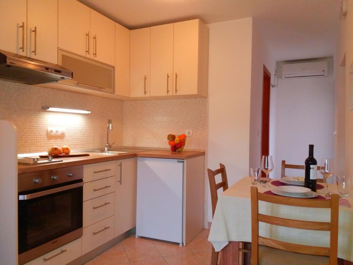 Apartments With A Parking Space Jelsa, Hvar - 8713 Jelsa  Luaran gambar