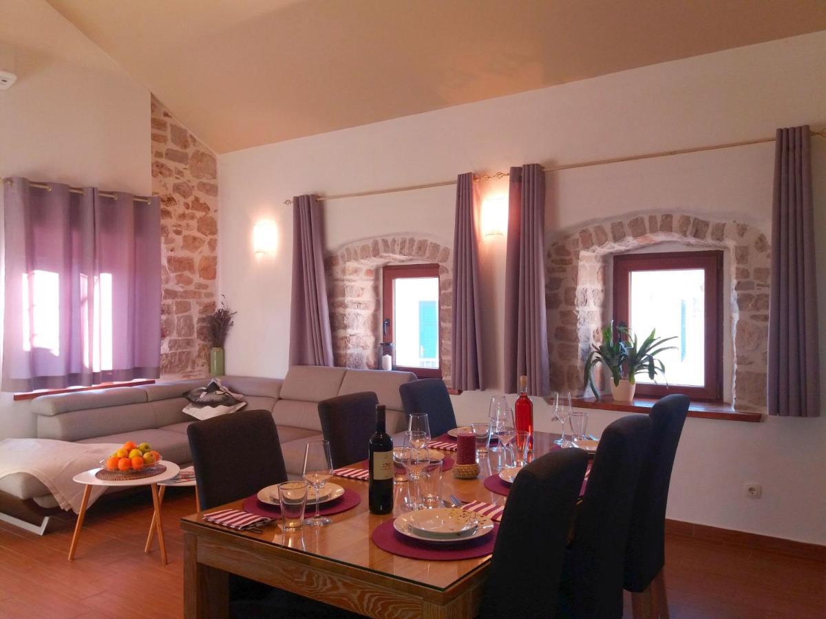 Apartments With A Parking Space Jelsa, Hvar - 8713 Jelsa  Luaran gambar
